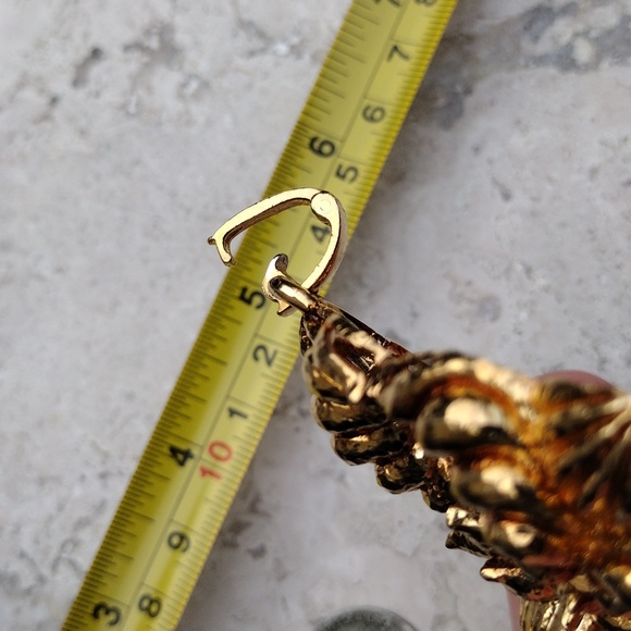 SUBSTANTIAL SOLID 18K Gold Hammered Maltese Cross Pendant - Picture 15 of 16